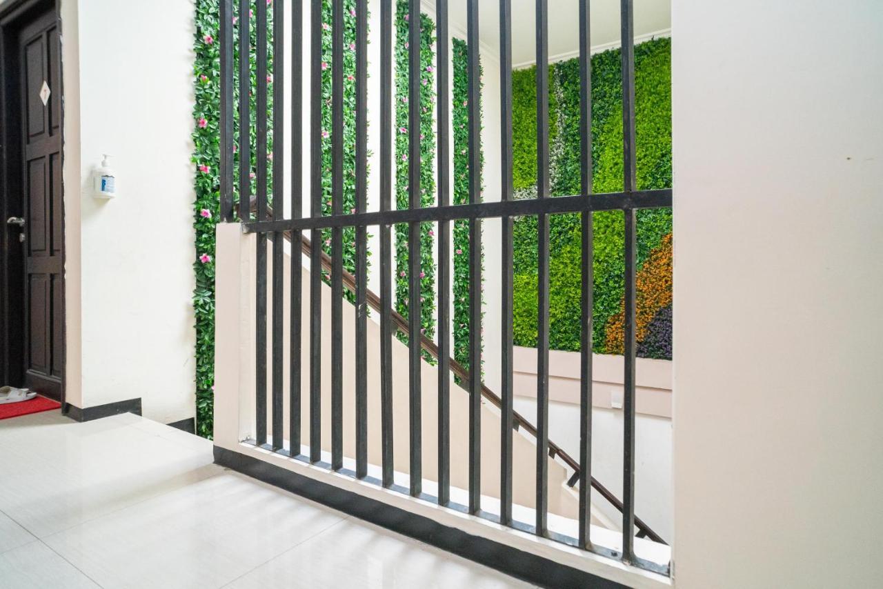 Reddoorz Syariah Near Marvel City Mall 2 Surabaja Zewnętrze zdjęcie